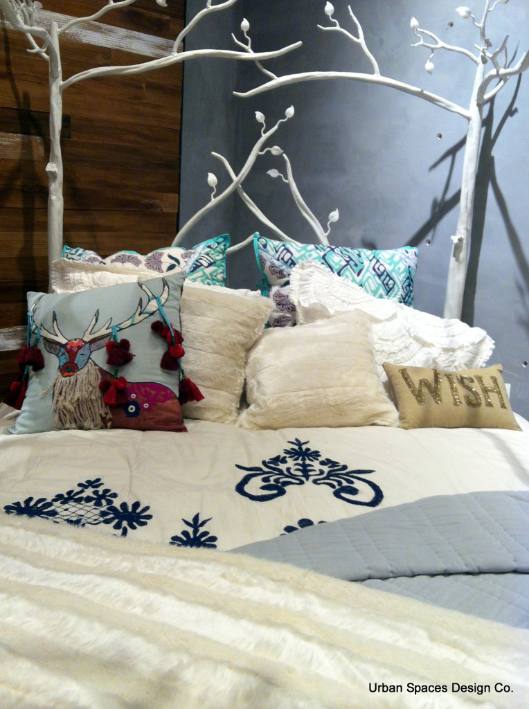 Don't you just want to jump into this bed? If you were the customer wouldn't you want all of these cushions?