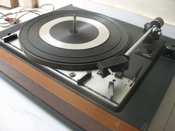 Music Turntable for Retail Purposes